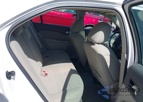 2010 Ford Fusion Hybrid z USA, uszkodzony, nr VIN 3FADP0L3XAR136288